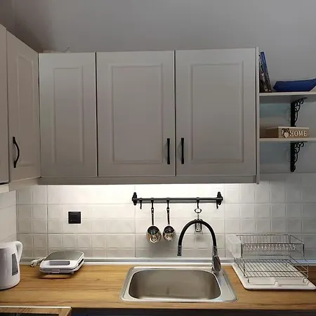 Fofi's House * Agioi Saranta