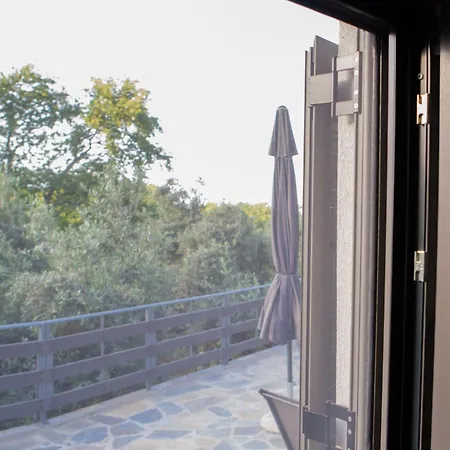 Fofi's House * Agioi Saranta