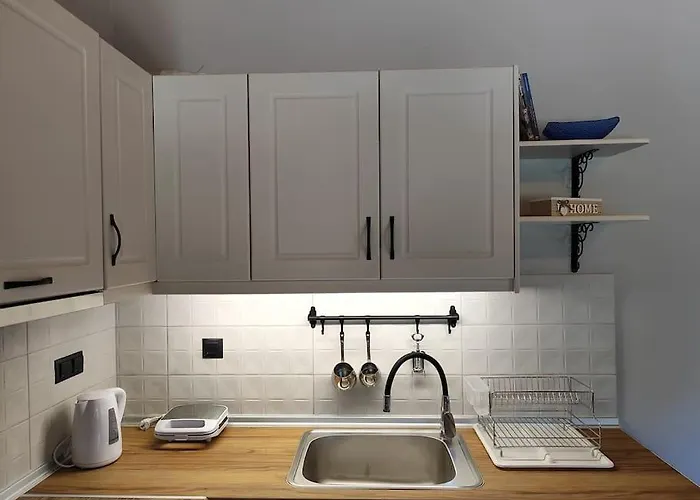 Fofi's House * Agioi Saranta