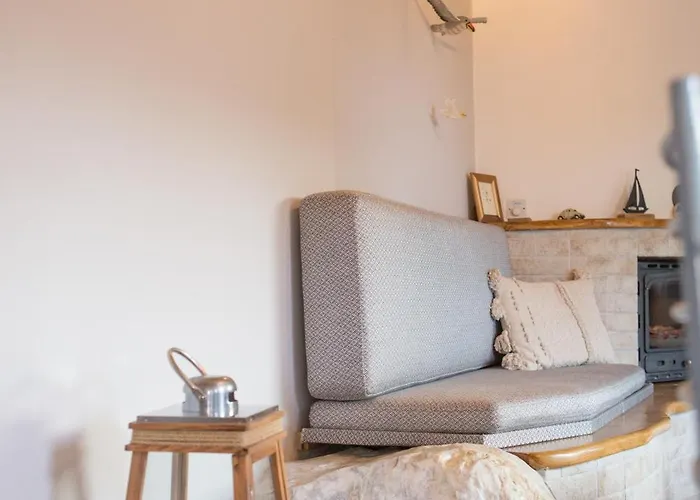 Fofi's House * Agioi Saranta